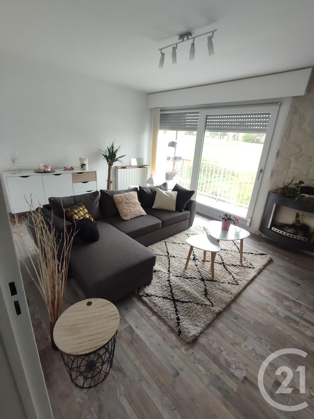 Appartement F4 à louer - 4 pièces - 73.0 m2 - DELLE - 90 - FRANCHE-COMTE - Century 21 Rollat Immobilier